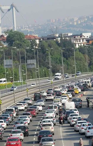 Son dakika: 15 Temmuz Şehitler Köprüsü'nde trafik yoğunluğu! Durma noktasına geldi