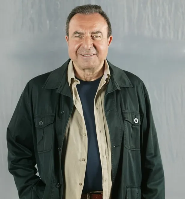 riza-baba-arka-sokaklardan-gidiyor-denilmisti-cok-saglam-dedikleri-tum-iddialarin-aksi-cikacak-1636203113176.jpg Çok sağlam dedikleri tüm iddiaların aksi çıktı! Rıza Baba Arka Sokaklar'dan gidiyor denilmişti!-3