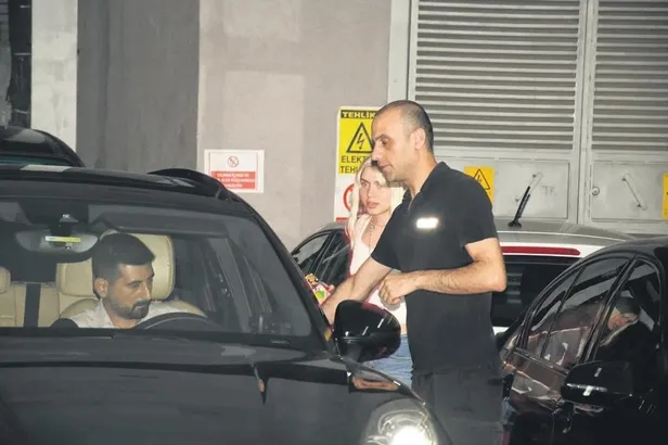 Aleyna Tilki, önceki akşam gazetecilerle köşe kapmaca oynayarak akılları karıştırdı-1