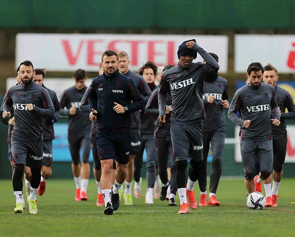 trabzonspor-guclenerek-sampiyonluga-kosuyor-1643968635004.jpg Trabzonspor güçlenerek şampiyonluğa koşuyor-2