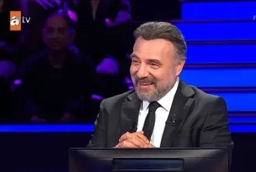 Başrolünde Kemal Sunal'ın olduğu 1976'da vizyona giren "Sahte Kabadayı" adlı filmdeki, Kemal'in babasının konuşkan papağanının adı nedir?
