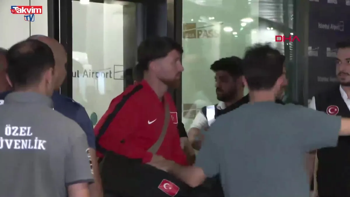 A Milli Futbol Takımı yurda döndü
