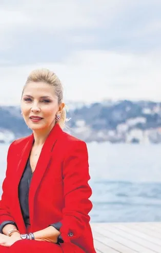 Sosyetik Mine Kalpakçıoğlu CHP’li Bodrum Belediyesi’ne, Arzu Sabancı da Boğaz’daki kirliliğe isyan etti!