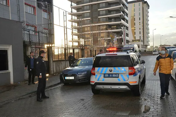 7-katin-penceresinden-dusen-13-yasindaki-kiz-cocugu-oldu-1609176360283.jpg 7. katın penceresinden düşen 13 yaşındaki kız çocuğu öldü-4