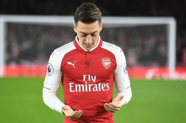 Mesut Özil'den Doğu Türkistan paylaşımı