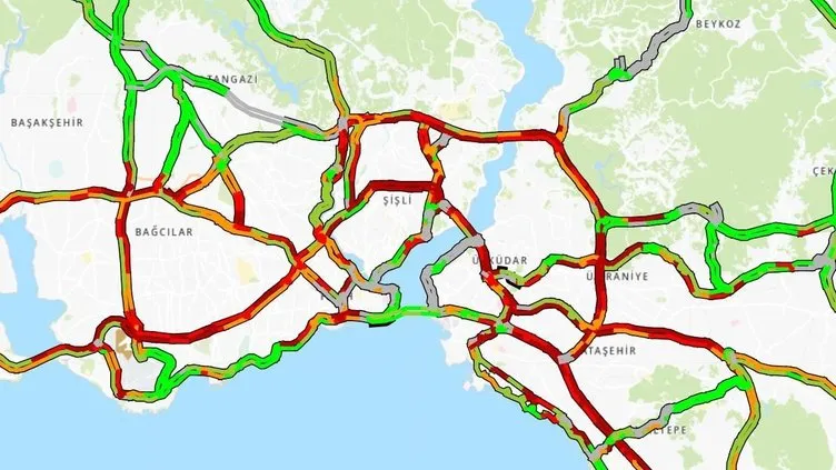 İstanbul’da etkili olan sağanak yağmur nedeniyle trafik durma noktasında!