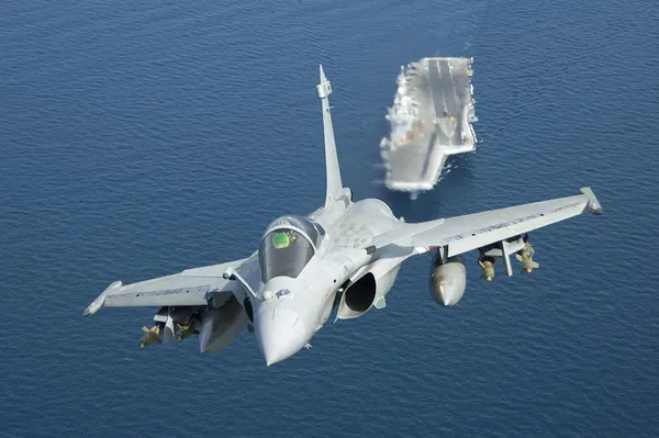 yunanistan-18-rafale-savas-ucagi-icin-fransaya-23-milyar-euro-odeyecek-1608212397711.jpg Yunanistan 18 Rafale savaş uçağı için Fransa'ya 2,3 milyar euro ödeyecek-6