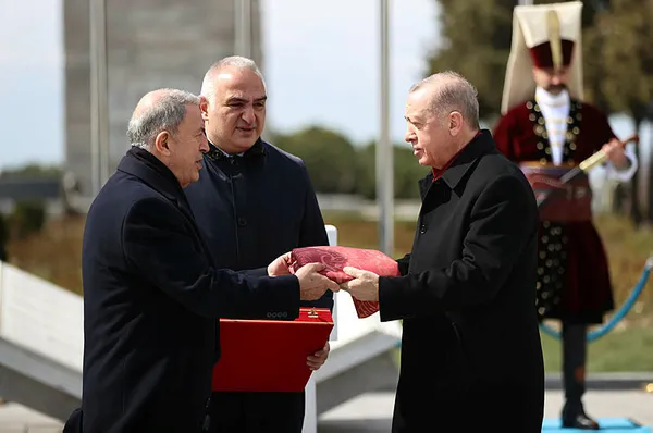 1647749640374.jpg Başkan Erdoğan'a hediye edilmişti! O sancağın hikayesi ortaya çıktı-4