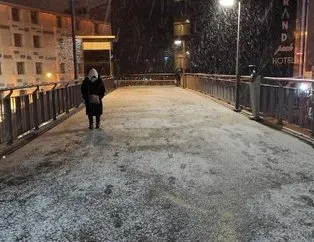 İstanbul’da beklenen kar yağışı başladı!