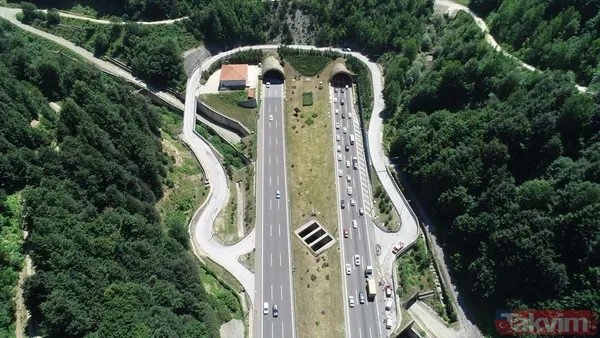 SON DAKİKA: Kurban Bayramı tatili için yollar doldu taştı! Bolu Dağı'nda kilometrelerce araç kuyruğu - 23