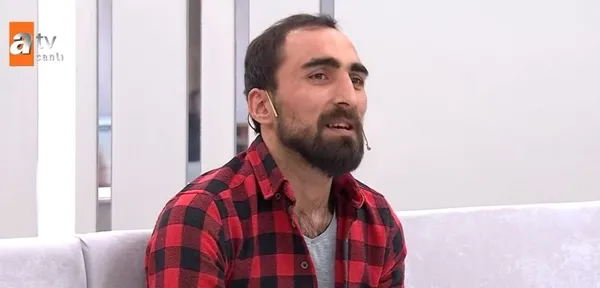 esra-erol-6-yasinda-annesi-tarafindan-terk-edilen-burcuyu-bulmustu-24-yil-once-parkta-biraktigi-kizini-gormeye-1648226681543.jpg Esra Erol 6 yaşında annesi tarafından terk edilen Burcu’yu bulmuştu! 24 yıl önce parkta bıraktığı kızını görmeye yüreği dayanmadı-5