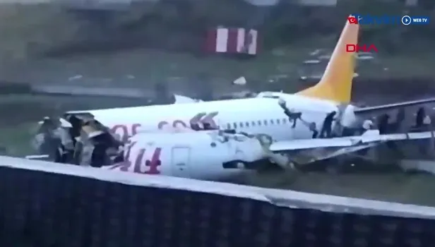 Son dakika: İstanbul Sabiha Gökçen Havalimanı'nda uçak kazası! (İlk görüntüler) | Video