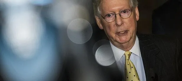 McConnell kameraların karşısında dondu