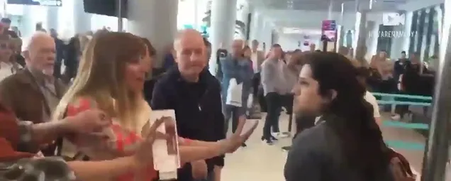 İstanbul Havalimanında yolcu skandalı! Funda Esenç havayolu şirketi çalışanına küfür ve hakaretler savurdu