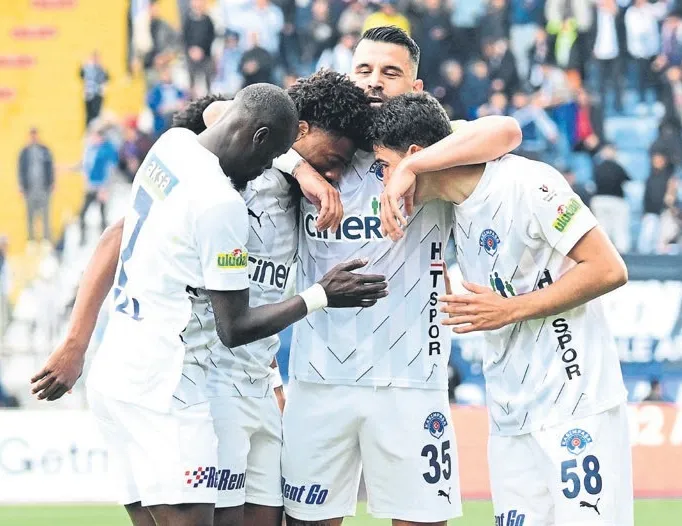 Paşa Eyüp’ü 3 golle yıktı!