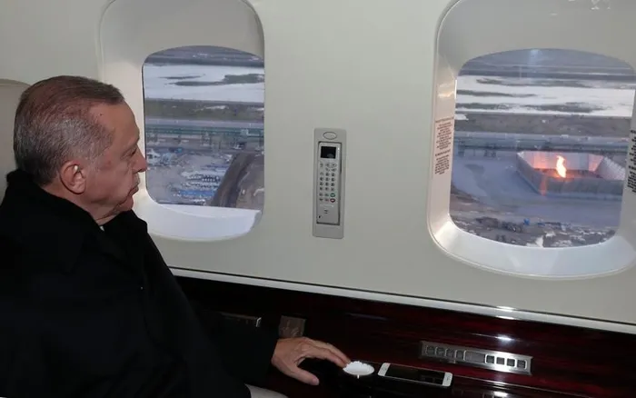 deprem-bolgesine-ozel-onem-baskan-recep-tayyip-erdogan-2023-yilinda-76-yurt-ici-ziyareti-gerceklestirdi-1703955070371.jpeg Deprem bölgesine özel önem | Başkan Recep Tayyip Erdoğan 2023 yılında 76 yurt içi ziyareti gerçekleştirdi-12