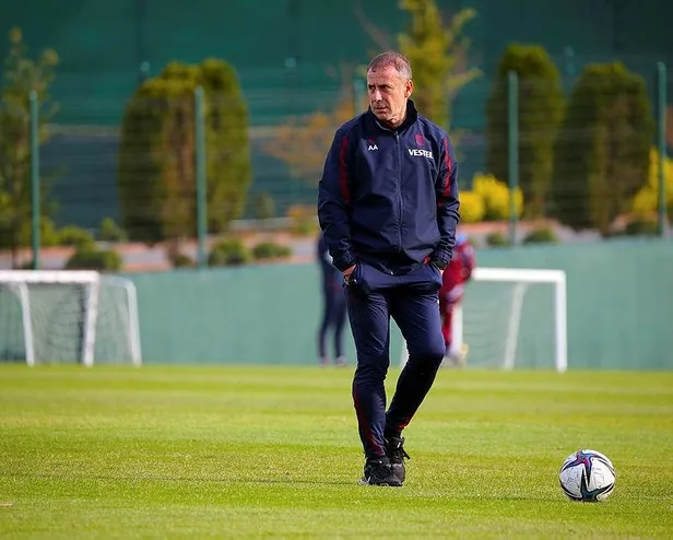 trabzonspor-teknik-direktoru-abdullah-avci-zirveyi-cok-sevdi-1651353576951.jpeg Trabzonspor Teknik Direktörü Abdullah Avcı zirveyi çok sevdi!-2