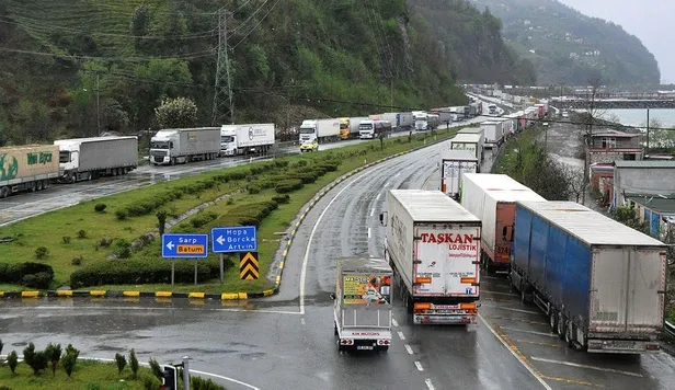 ihracatta-her-ay-kirilan-rekorlar-gumruk-kapilarina-da-yansidi-turk-mallarina-talep-yagdi-1650249875656.jpeg