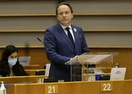 Ambargonun yeni adresi Filistin! AB Komisyonu üyesi Oliver Vahelyi duyurdu: Filistinlilere yardım ödemeleri durdurulacak