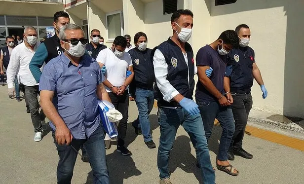 kardesi-oldurdugunu-itiraf-etmisti-irem-bahcenin-vuruldugu-tabanca-mahkemeye-getirildi-havlu-ve-tetik-1640878939911.jpeg Kardeşi öldürdüğünü itiraf etmişti! İrem Bahçe'nin vurulduğu tabanca mahkemeye getirildi: Havlu ve tetik...-4