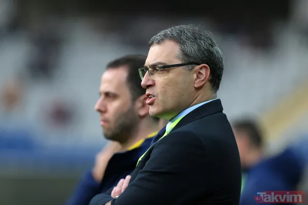 Fenerbahçe'de Comolli Ayrılığı Sonrası Yankılar Sürüyor. Sosyal Medyada Taraftarlar Birçok Paylaşımda Bulunurken Fenerbahçe Kulübü Eski Tercümanı Deniz...