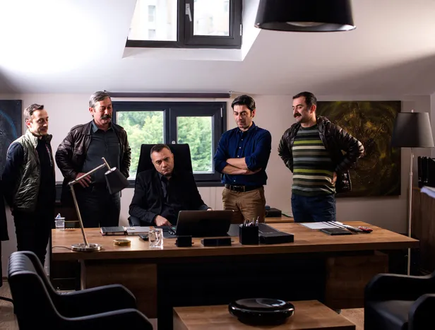 edhoda-bas-dondurecek-iki-ayrilik-gelismesi-bu-sozlerle-duyuruldu-seyircisinin-hisleri-karman-corman-1630512317770.jpg EDHO'da baş döndürecek iki ayrılık gelişmesi bu sözlerle duyuruldu! Seyircisinin hisleri karman çorman!-8