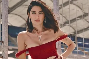 Nesrin Cavadzade herkesi şoke etti! Kimseye aldırış etmeden üstünü çıkarıp...