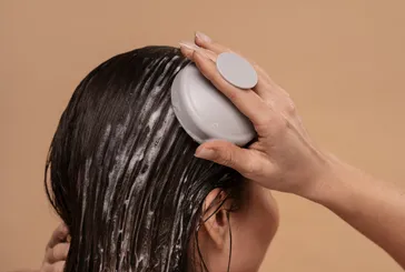 Saçları mahveden 8 duş hatası açıklandı