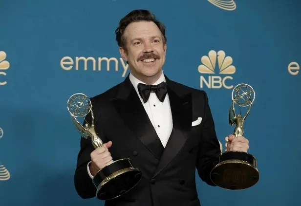 emmy-odulleri-kazananlar-tam-liste-2022-74-emmy-odulleri-sahiplerini-buldu-emmy-odullerini-kimler-aldi-kadin-e-1663059157523.jpeg Emmy ödülleri kazananlar TAM LİSTE 2022! 74. Emmy Ödülleri sahiplerini buldu! Emmy Ödüllerini kimler aldı? Kadın, erkek oyuncu...-7