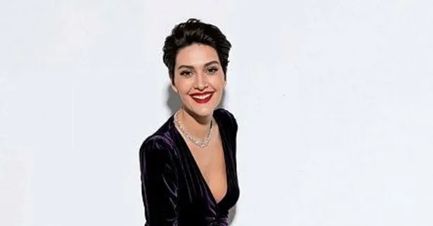 Oyuncu Bergüzar Korel’in Arjantinli hayranlarından alkışlık hareket! Muş’taki Tekyol Ortaokulu’na...