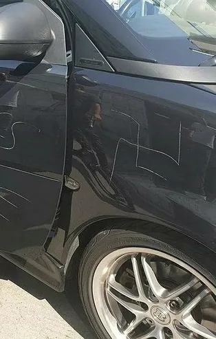 Avusturya’da ırkçı saldırı! Bir Türk'e ait araca Nazi sembolü çizdiler