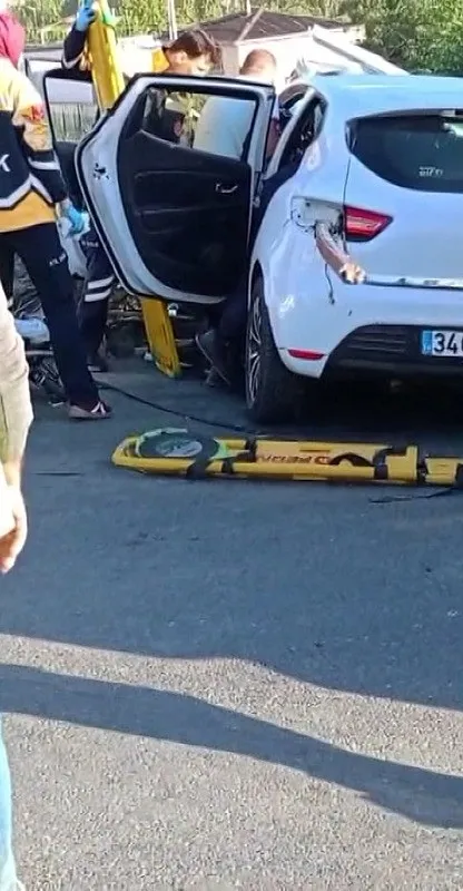 basaksehirde-akilalmaz-kaza-demir-surucunun-bacagini-delip-aracin-arkasindan-cikti-1758617749929.jpeg Başakşehir'de kazada otomobile saplanan demir sürücünün bacağını delip aracın arkasından çıktı (Fotoğraf: DHA)