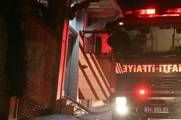 Üsküdar'da korkutan yangın