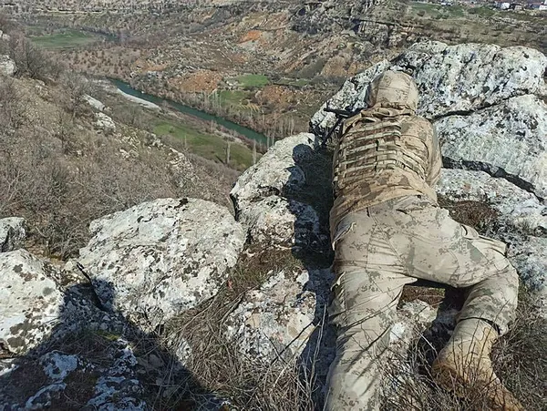 son-dakika-icisleri-bakanligi-duyurdu-diyarbakirda-1070-personelle-eren-kis-27-operasyonu-1646028503764.jpg SON DAKİKA! İçişleri Bakanlığı duyurdu: Diyarbakır'da 1070 personelle Eren Kış 27 Operasyonu-2