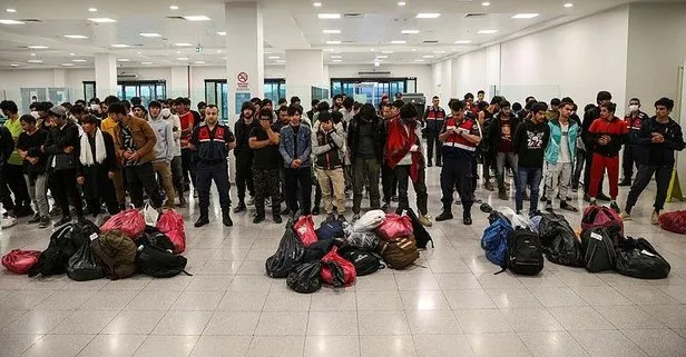 Düzensiz göçle mücadele sürüyor! Afganistan uyruklu 131 kişi sınır dışı edildi