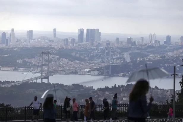 SON DAKİKA: Meteoroloji uyarmıştı! İstanbul'u kara bulutlar sardı-5
