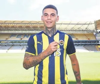 mostafa-mohamedin-yerine-forvet-arayislarini-surduren-galatasaray-kadewere-gundemine-aldi-1658614480621.jpeg Mostafa Mohamed’in yerine forvet arayışlarını sürdüren Galatasaray Kadewere gündemine aldı-10