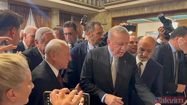 TBMM'de renkli anlar! Önce açılış sonra resepsiyon... Başkan Erdoğan'dan "biriz beraberiz" mesajı: Tek tek tokalaştı - 14