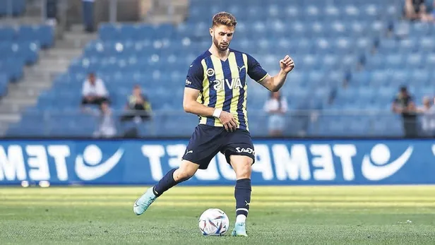 fenerbahce-teknik-direktoru-jorge-jesustan-carpici-aciklamalar-1659137264621.jpeg