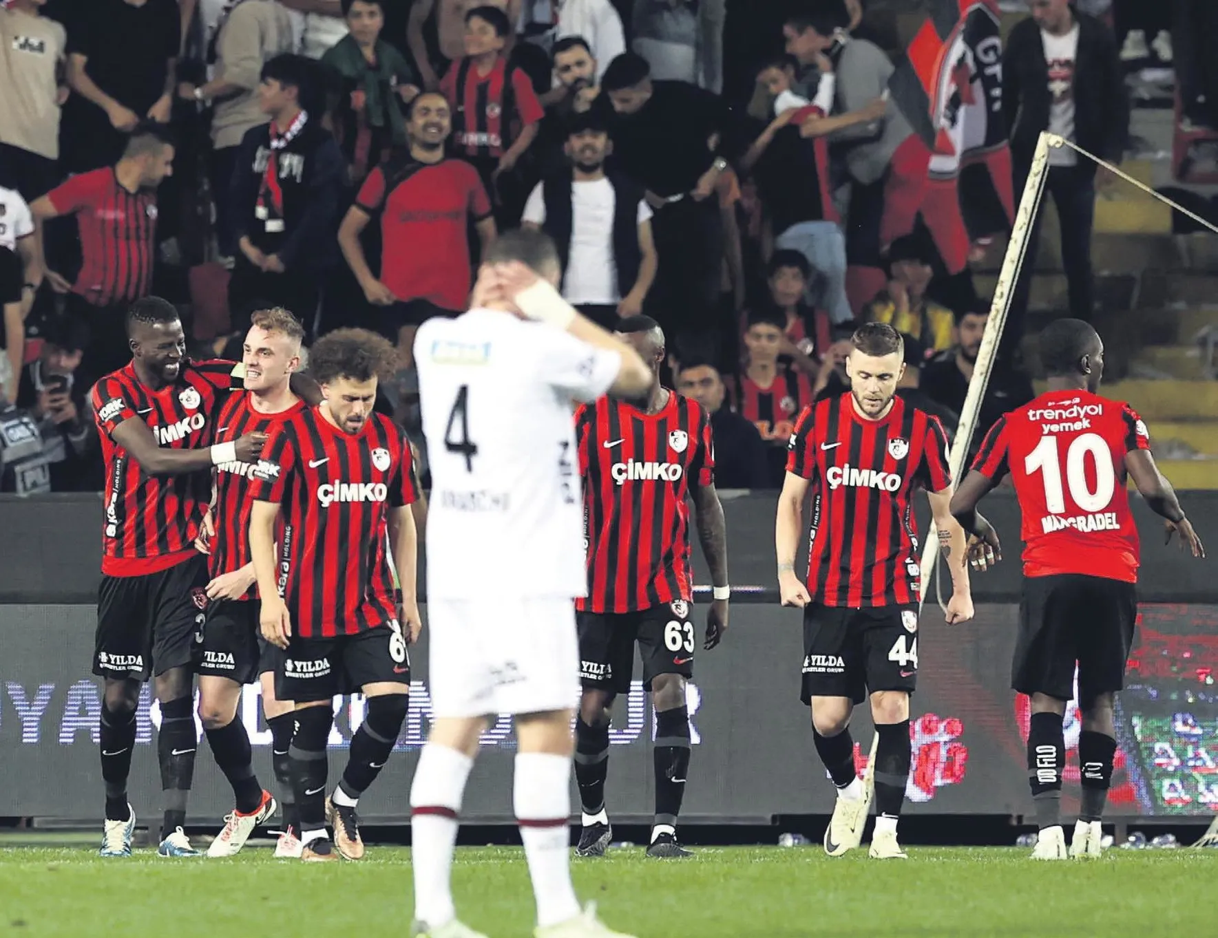 Antep kurtardı Gümrük düştü