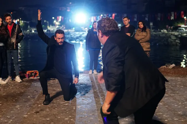 Kimse Bilmez dizisinde Burak Serdar Şanal ve Ferdi Kurtuldu'dan dans şov!
