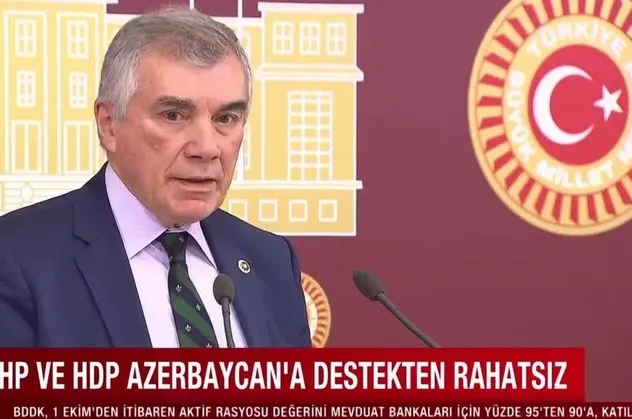 Sabah Gazetesi yazarı Engin Ardıç'tan CHP'li Ünal Çeviköz'e sert tepki: O kaşarlı şellafe Kim Kardashian'dan ne farkın var?