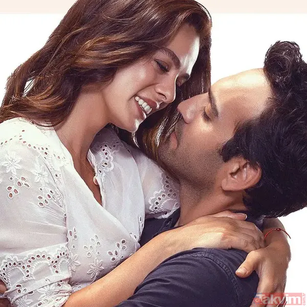 Ünlüleri hiç böyle görmediniz! Biri bulaşık başında diğeri yatak sohbetinde! Serenay Sarıkaya, Çağatay Ulusoy, Beren Saat, Aslı Enver... - 24