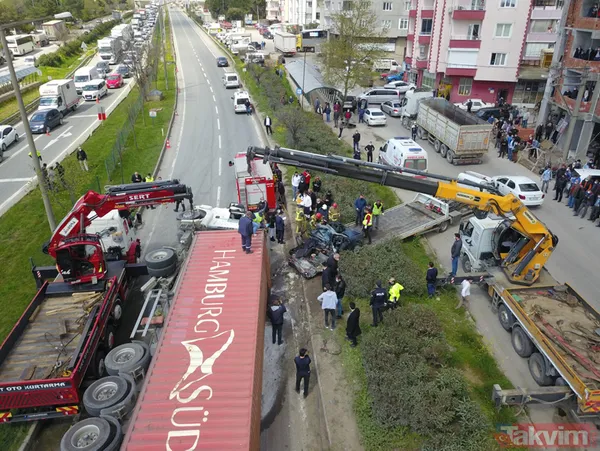 Bursa'da feci kaza: TIR'ın üzerine devrildiği otomobil yandı! Ölü ve yaralılar var... - 18