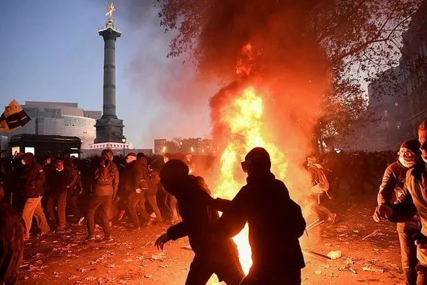 bm-fransayi-uyardi-guvenlik-yasa-tasarisi-muslumanlarin-fislenmesine-yol-acabilir-1607530758868.jpeg BM Fransa'yı uyardı: Güvenlik yasa tasarısı Müslümanların fişlenmesine yol açabilir-2