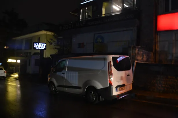 Ünlülerin kuaföründe akılalmaz olay! Müşteri yanlışlıkla başka müşteriyi vurdu-1