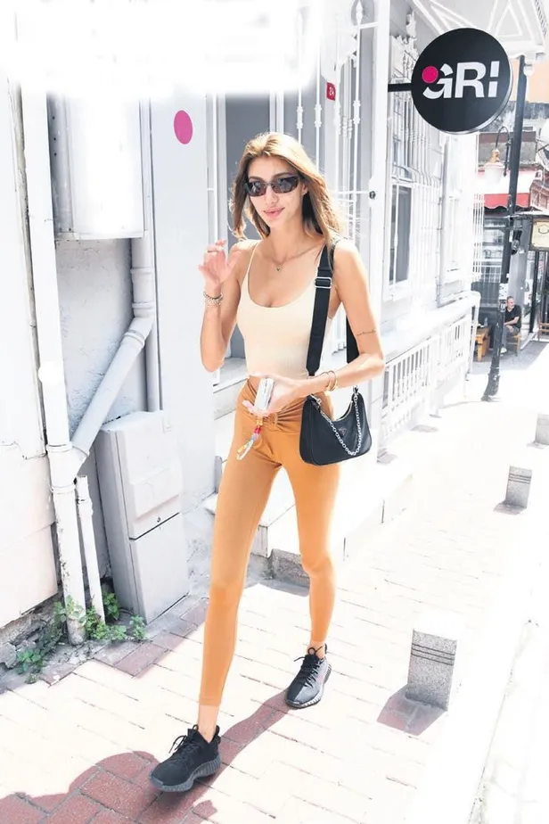 cengiz-under-askiyla-gundemde-olan-aleyna-kalaycioglundan-eda-ece-ve-bugrahan-tuncere-olay-yaratacak-sozler-1662150516677.jpeg Cengiz Ünder aşkıyla gündemde olan Aleyna Kalaycıoğlu’ndan Eda Ece ve Buğrahan Tuncer'e olay yaratacak sözler-3