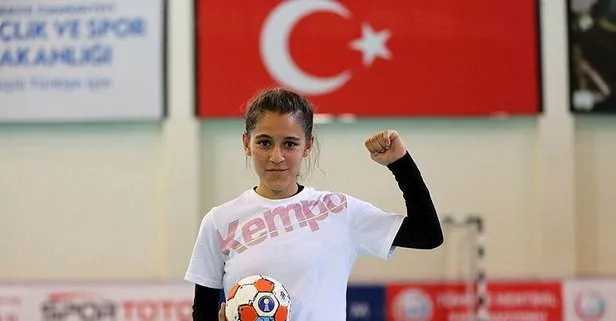 Şanlıurfalı 13 yaşındaki hentbol sporcusu Merve Akpınar: Köyümdeki kız çocuklarının kaderini değiştireceğim