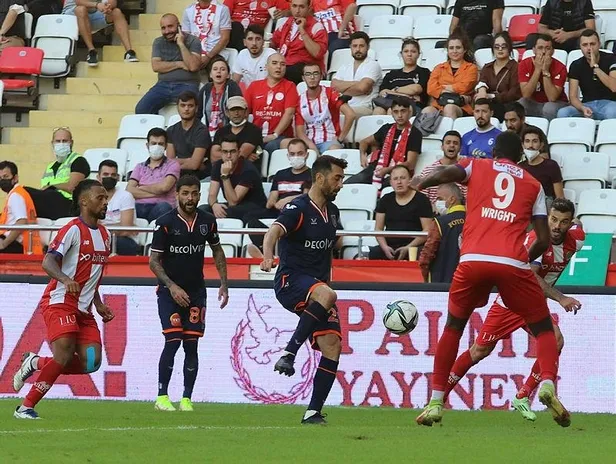 antalyaspor-1-2-medipol-basaksehir-mac-sonucu-1635089637646.jpeg