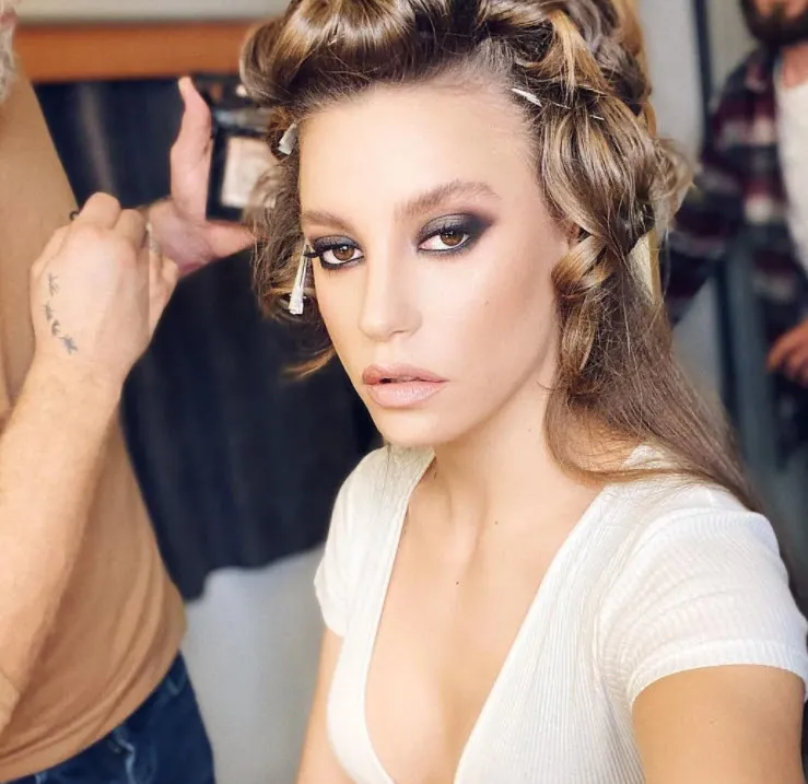 Serenay Sarıkaya'ya yeni aşk herkese 'sonunda be Serenay' dedirtti! Reytingler alıp başını uçacak artık her şey belli-3